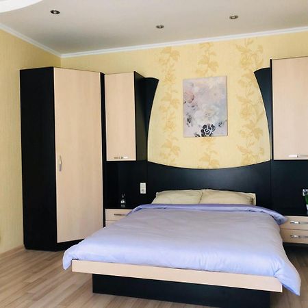Apartment In The Center Cherkasy Ngoại thất bức ảnh