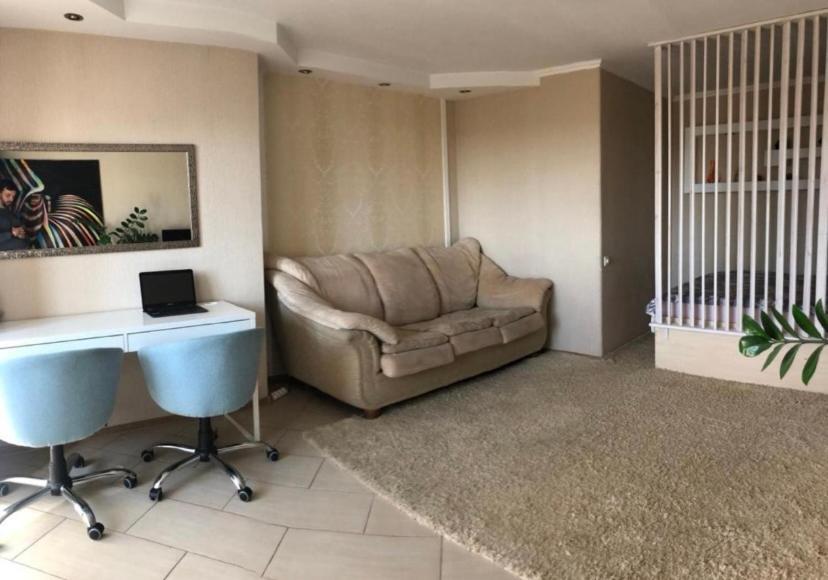 Apartment In The Center Cherkasy Ngoại thất bức ảnh