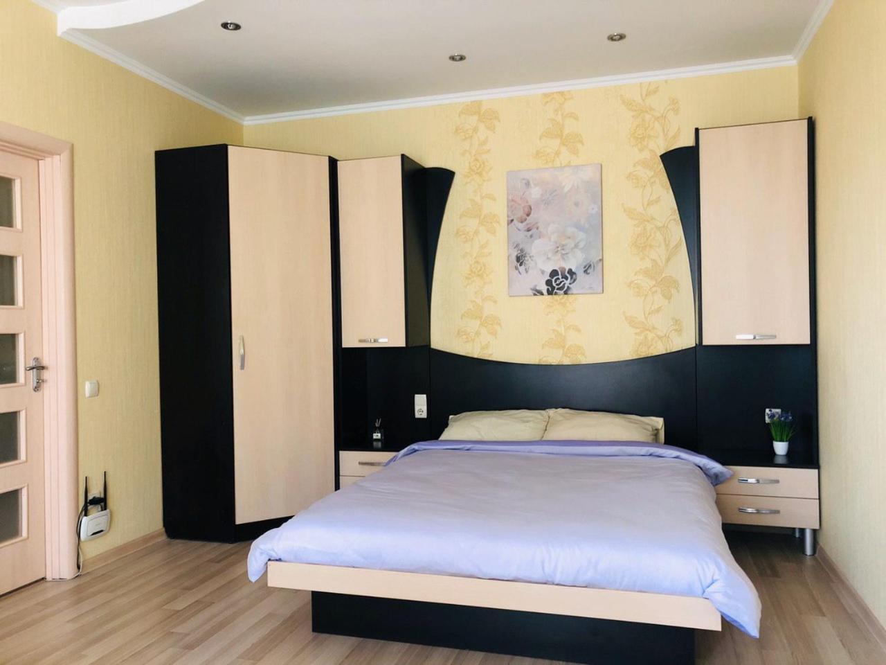 Apartment In The Center Cherkasy Ngoại thất bức ảnh
